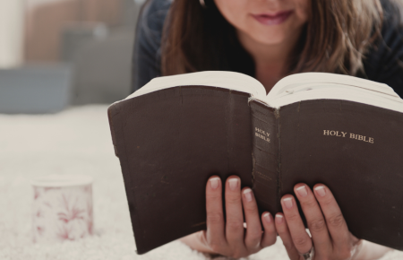 woman-reading-bible-1200.png
